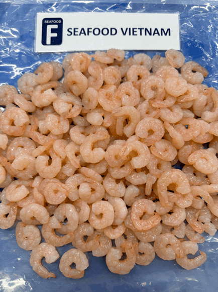 Cooked PD vannamei shrimp quality control at Vietnam seafood factory